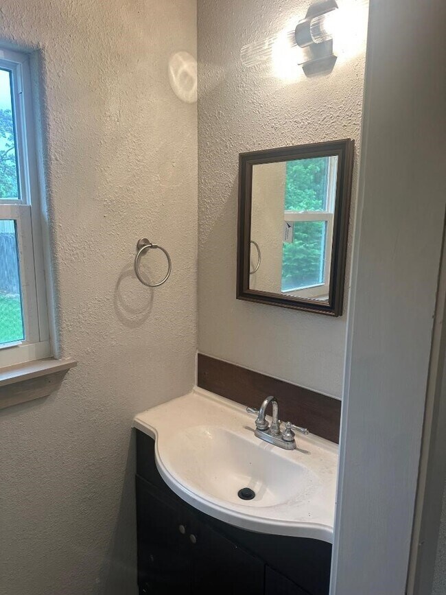 Building Photo - 6557 Madison Blvd