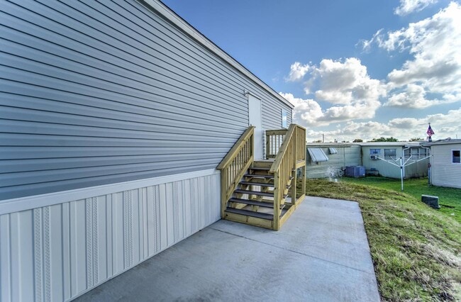 Building Photo - 716 Satsuma St
