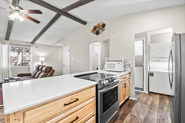 Building Photo - 103 Racquet Pl