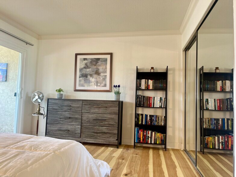 Building Photo - 1085 12th St