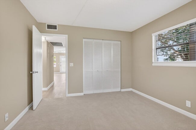 Building Photo - 277 Brighton G