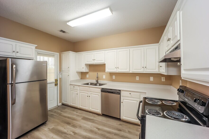 Building Photo - 2361 Brianna Dr