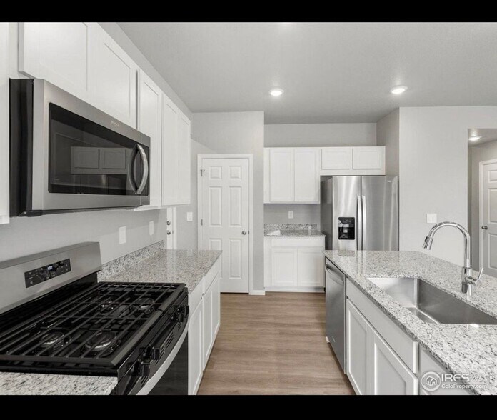 Building Photo - 612 98th Ave
