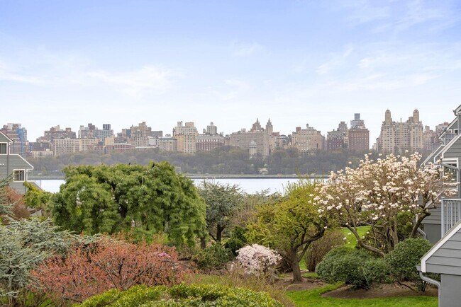 Building Photo - 11A Riverview Cir