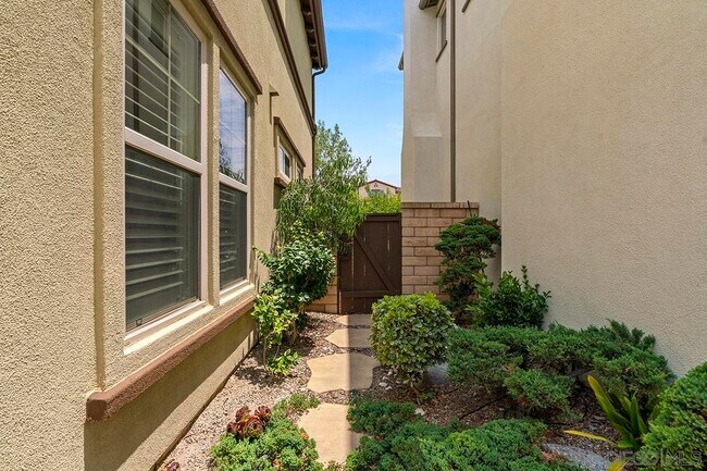 Building Photo - 13582 Hyacinth Hills Way