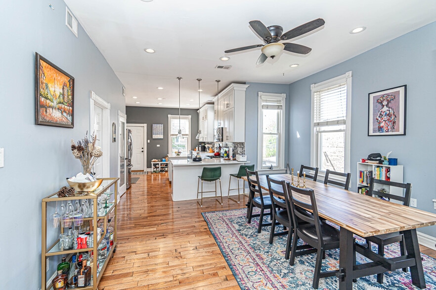 Kitchen/dining room - 2526 N Rockwell St