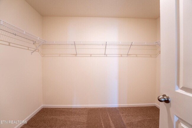 Building Photo - 322 Heritage Crossing Dr