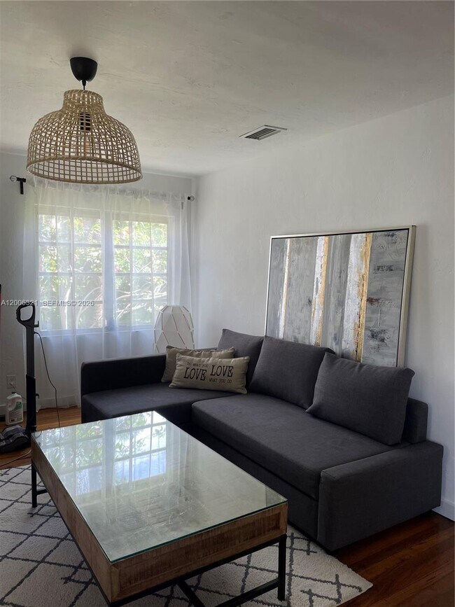 Building Photo - 5800 SW 61st St