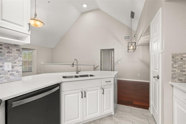 Building Photo - 6324 Raleigh St