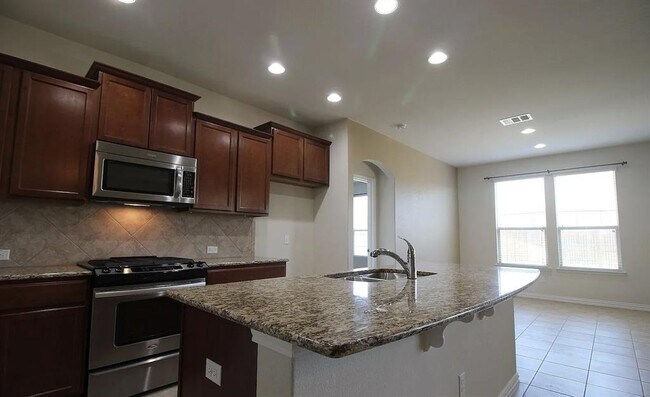 Building Photo - 3005 Angelina Ct