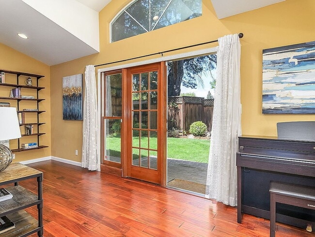 Building Photo - "Charming 4-Bedroom Retreat with 3 Full Baths in Pleasanton – 2,398 Sq Ft of Comfortable Living!"