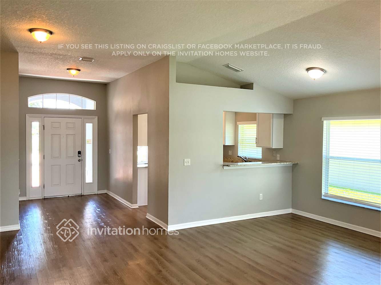 Building Photo - 3282 Merrick Ave