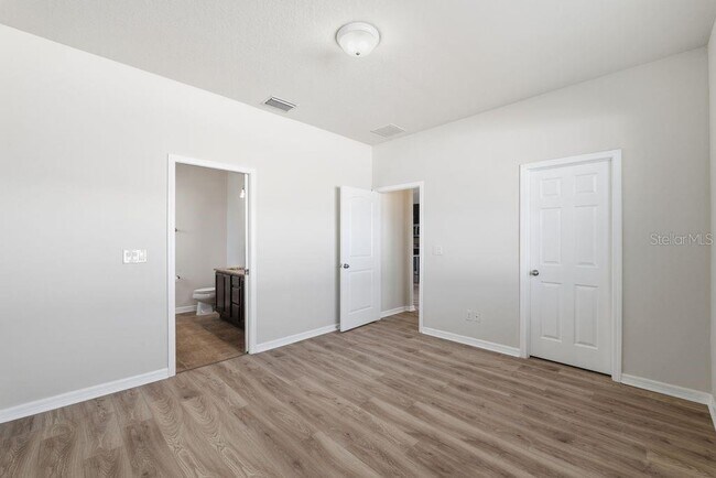 Building Photo - 9004 Mountain Magnolia Dr