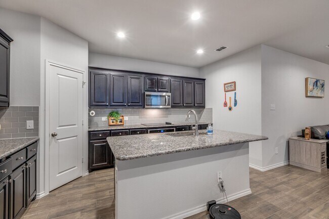 Building Photo - 3315 Celestial Ln