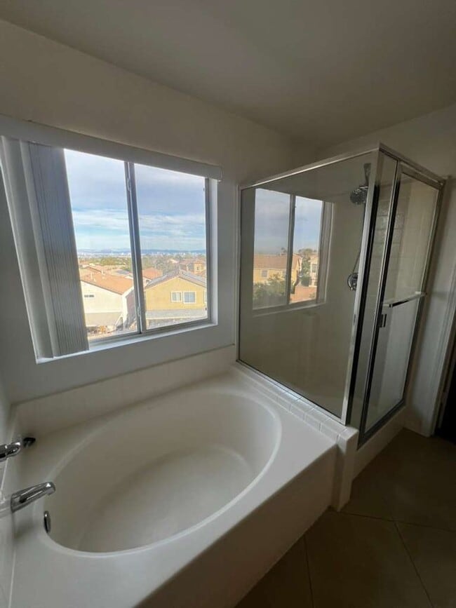 Building Photo - Must see 2 story 4 bed/3 bath home in the heart of SUMMERLIN