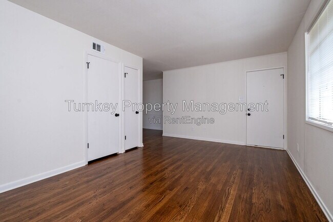 Building Photo - 623 Sherman St