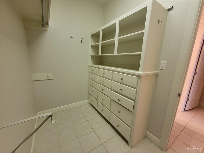 Building Photo - 210 Rio Grande Dr