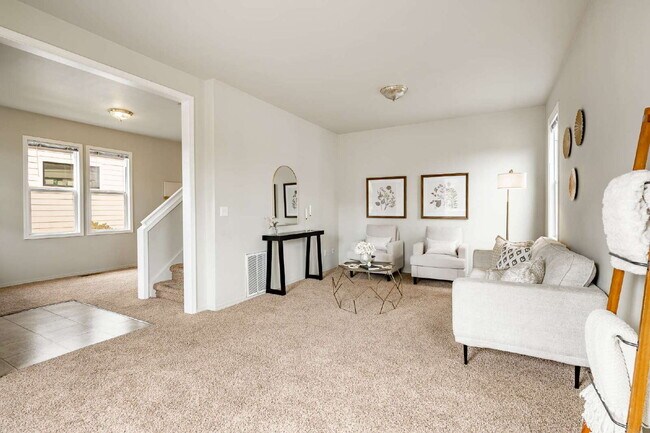 Building Photo - Sought-after 5-Bedroom Pet Friendly Home i...