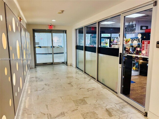 Building Photo - 1000 West Ave