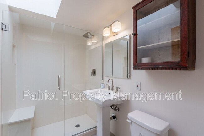 Building Photo - 7024 E Orange Blossom Ln