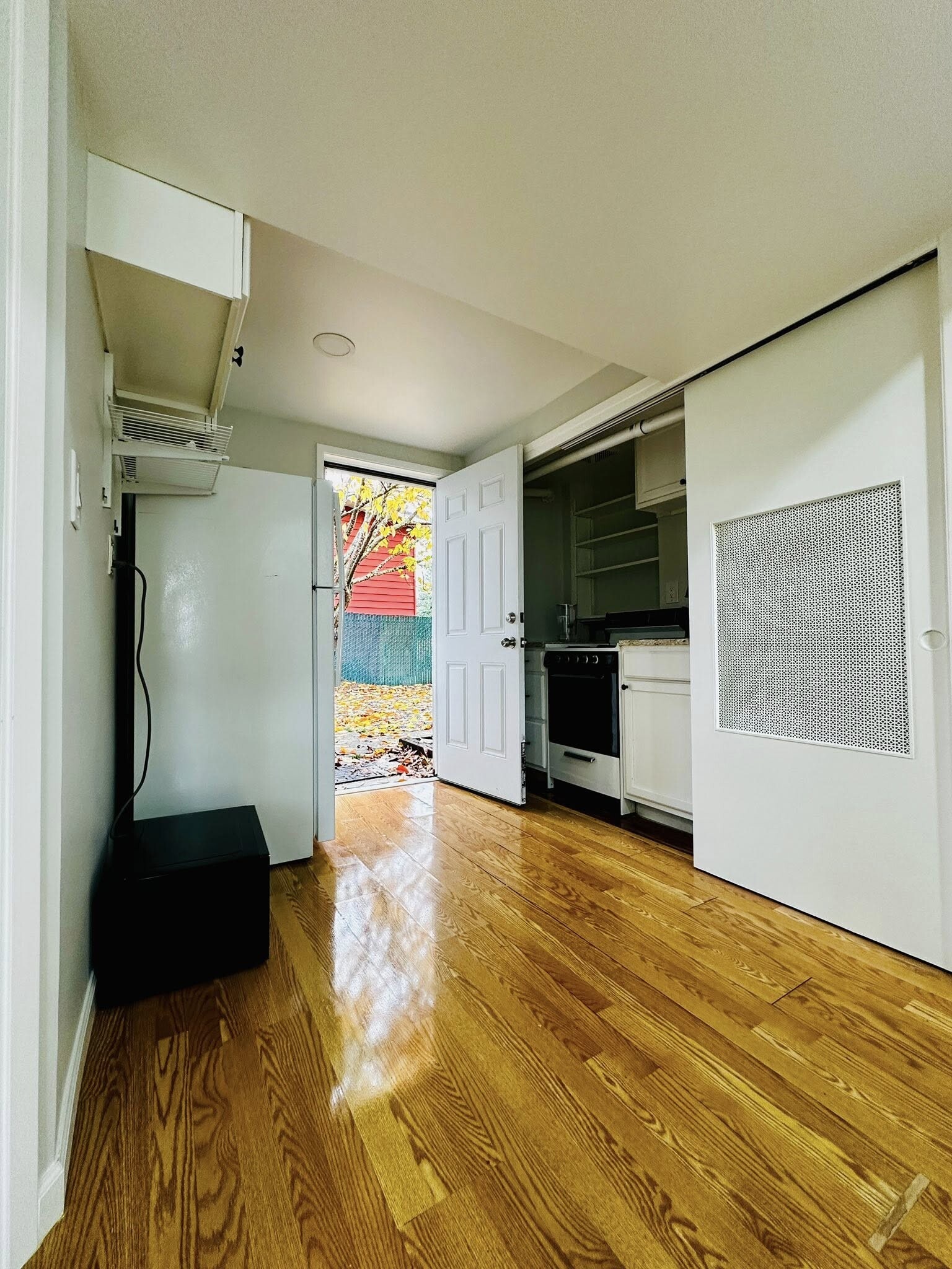 Kitchen - 1056 Olympia Ave NE