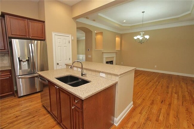 Building Photo - 3029 Woodwalk Dr SE