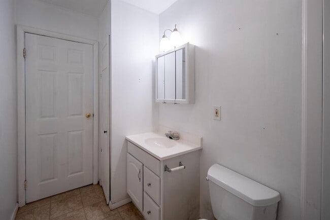 Building Photo - 50-62 East Street - 3A
