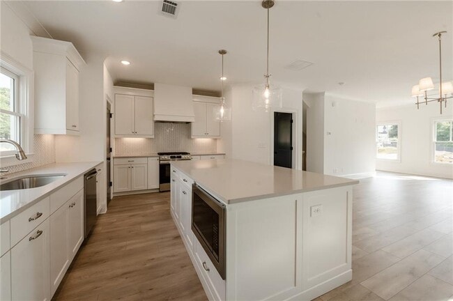 Building Photo - 3272 Stillwood Dr