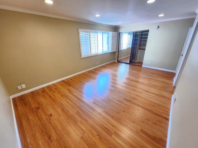 Building Photo - 1502 Rock Glen Ave