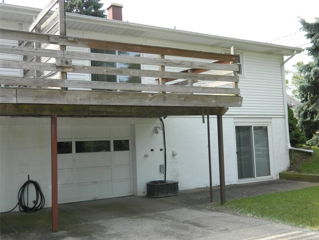 Building Photo - 4060 Chilton Ct