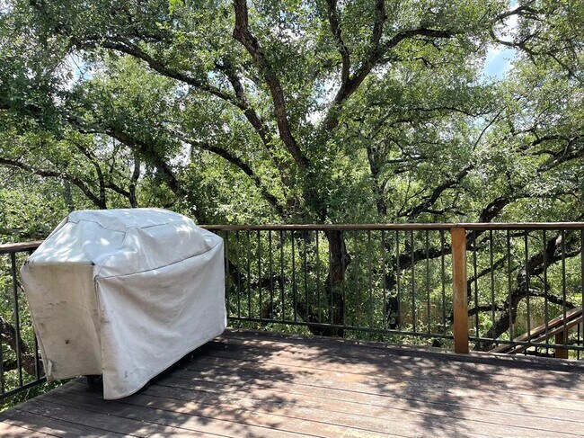 Building Photo - 9005 Scottish Pastures Dr