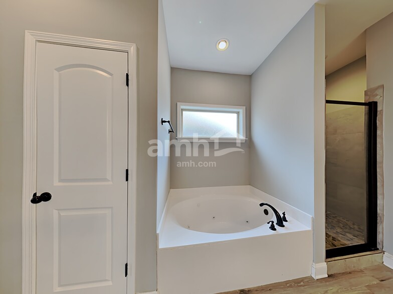 Building Photo - 3445 Tate's Way