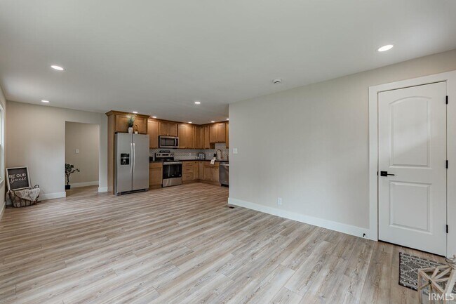 Building Photo - 1628 E Blackford Ave