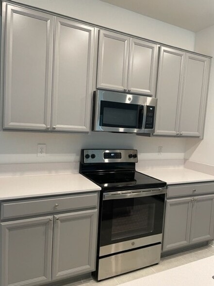 Building Photo - 844 Ofanto Wy