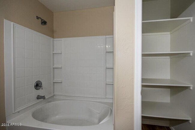Building Photo - 7034 McMahon Way