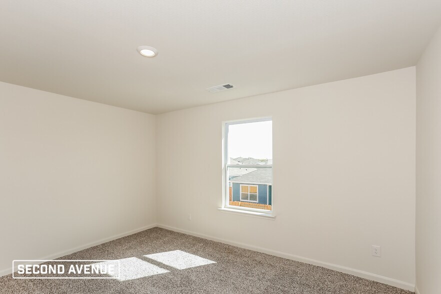 Building Photo - 1400 Palamedes Dr