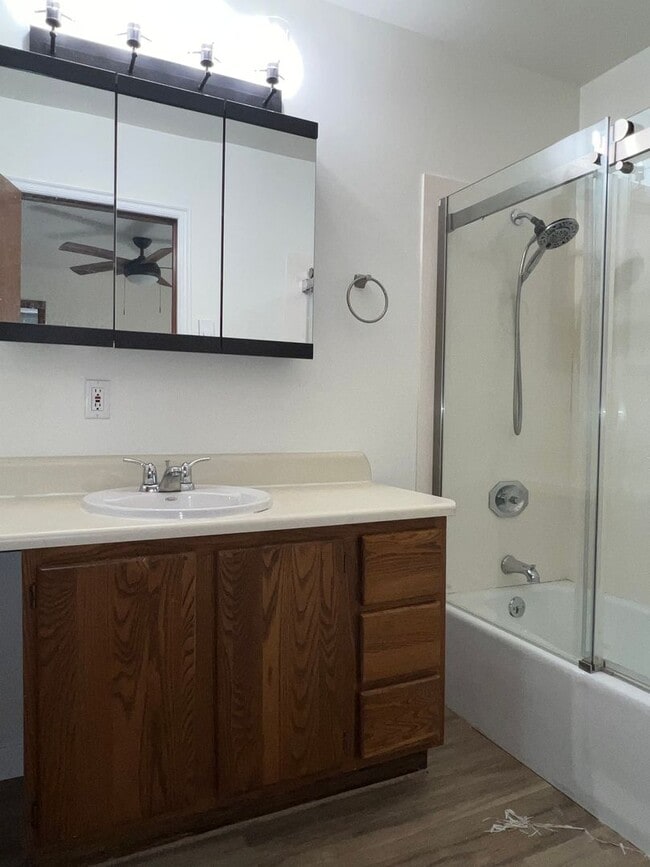 Building Photo - 276-278 Gresham St