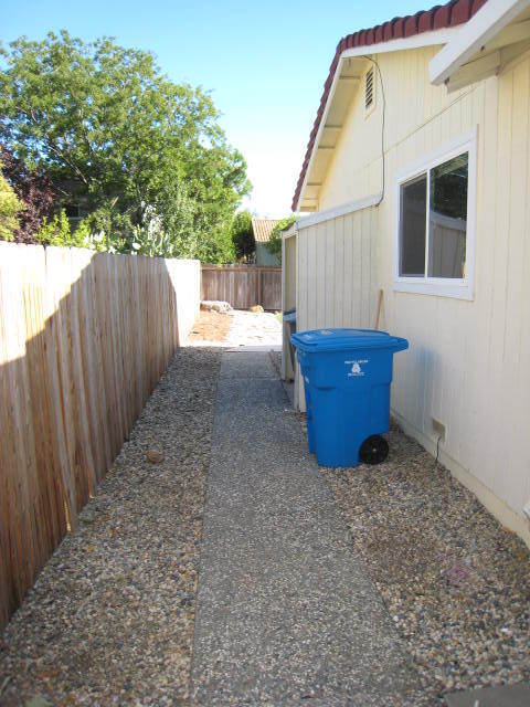 Building Photo - Charming 3-bedroom, 1-bathroom home!