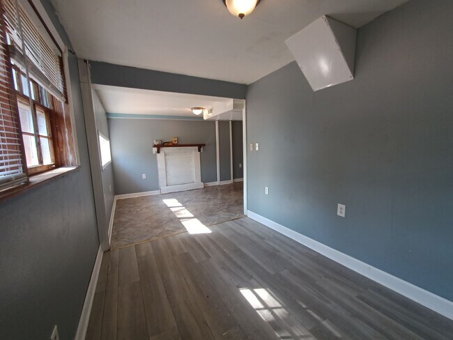 Building Photo - Half off first month rent move in special