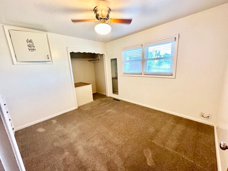 Building Photo - 1112 E 1900 N