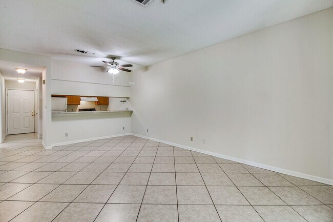 Building Photo - 200 Sandestin Ln