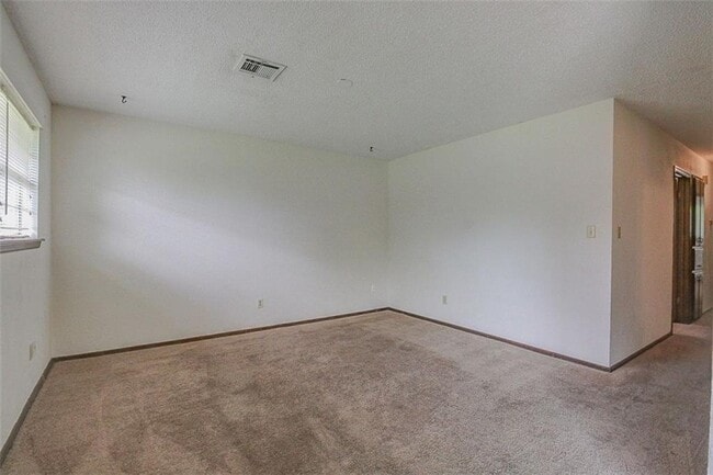 Building Photo - 1502 Briar Meadow Rd
