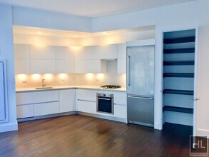 Building Photo - East 44th Street