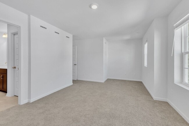 Building Photo - 5006 Dayflower Dr