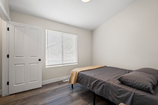 Building Photo - 7525 Birch St