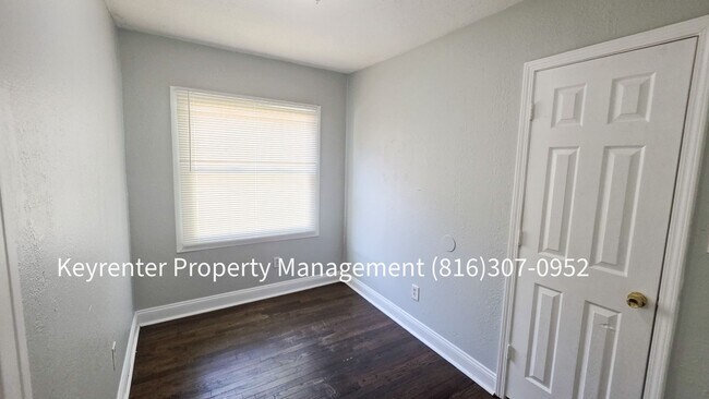 Building Photo - 3 Bed, 1 Bath Home Ready For Move-In!