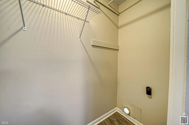 Building Photo - 3409 Knollcrest Rd