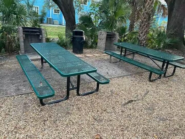 Building Photo - 2717 N Poinciana Blvd