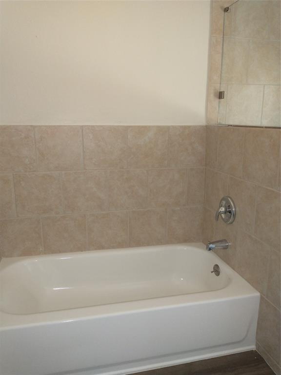 Building Photo - 258 Rosewood Dr