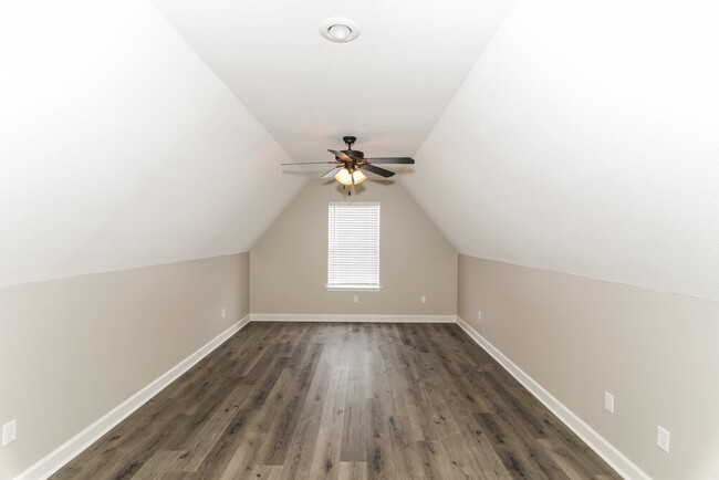 Building Photo - 8419 Pinnacle Dr